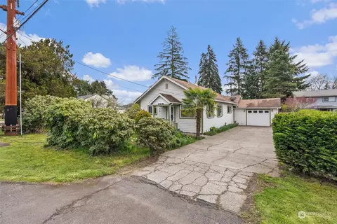 Exterior - 604 E Summa St, Centralia, WA 98531 photo 3 of 16