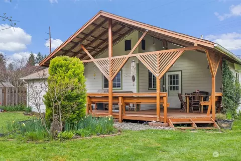 Exterior - 604 E Summa St, Centralia, WA 98531 photo 9 of 16