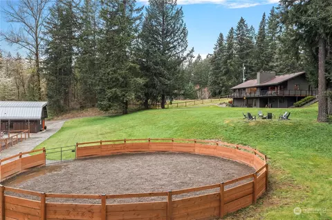 23815 SE 196th St, Maple Valley, WA 98038