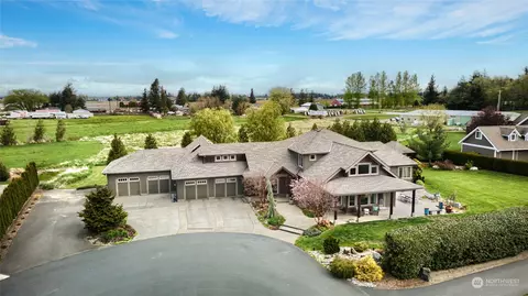 6827 Tranquil Ln, Lynden, WA 98264
