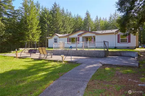 4498 SW 4500 Sw Lake Helena Rd, Port Orchard, WA 98367