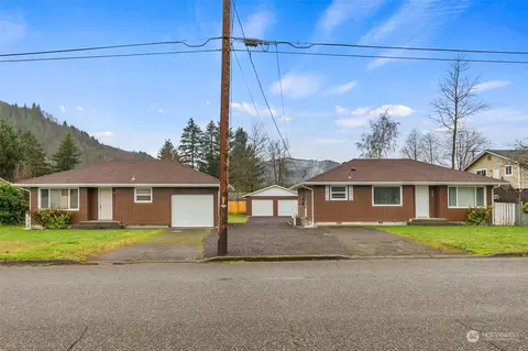 434 Third St, Morton, WA 98356