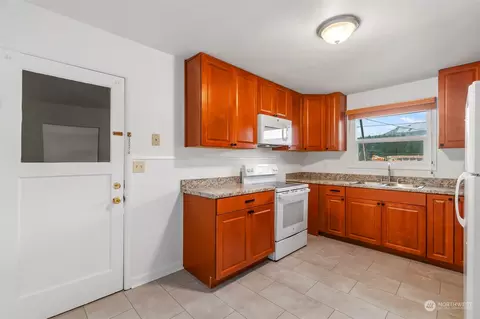 Kitchen - 434 Third St, Morton, WA 98356 photo 2 of 6
