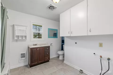 Bath - 434 Third St, Morton, WA 98356 photo 2 of 3
