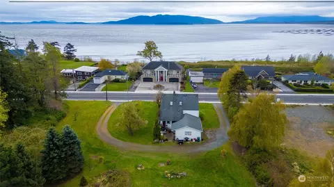 946 Marine Dr, Bellingham, WA 98225