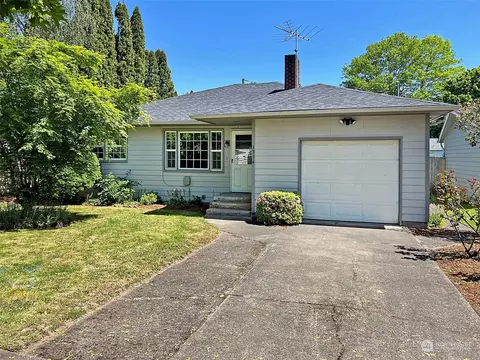 1334 9th Ave, Longview, WA 98632
