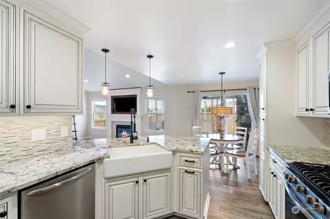 Kitchen - 506 Alexander Ct NW, Orting, WA 98360 photo 1 of 2