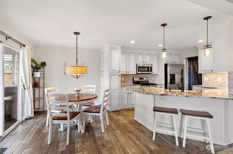 Dining - 506 Alexander Ct NW, Orting, WA 98360 photo 1 of 1