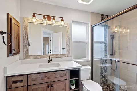 Bath - 506 Alexander Ct NW, Orting, WA 98360 photo 1 of 2