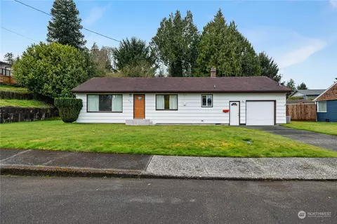 916 Burns St, Cosmopolis, WA 98537