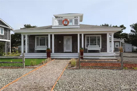 515 352nd St, Ocean Park, WA 98640