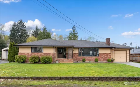 8716 Del Campo Dr, Everett, WA 98208