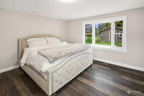 Bedroom - 44921 283 Ave SE, Enumclaw, WA 98022 photo 3 of 5