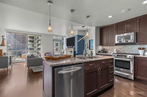 10650 NE 9th Pl #623, Bellevue, WA 98004