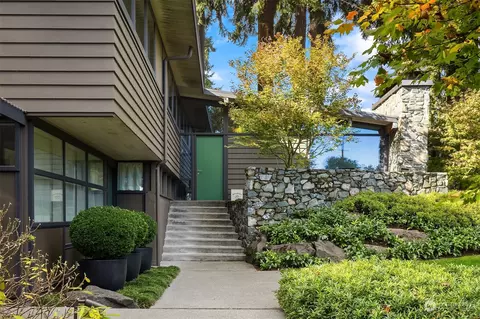 309 Overlake Dr E, Medina, WA 98039