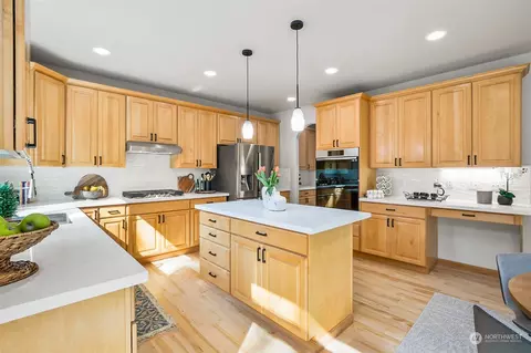 Kitchen - 2732 233rd Pl SE, Bothell, WA 98021 photo 6 of 9