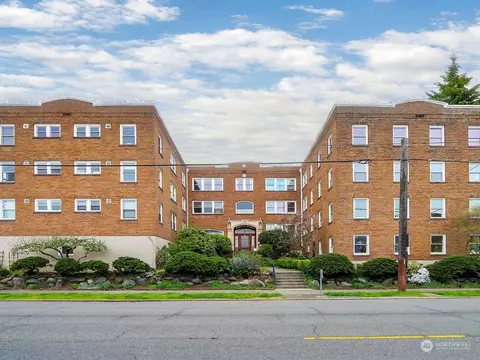 220 W Olympic Pl #310, Seattle, WA 98119