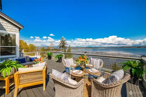 9150 Aerie Ln, Blaine, WA 98230