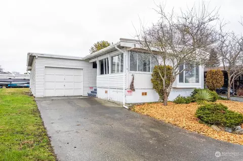 4612 Yorkshire Dr, Anacortes, WA 98221