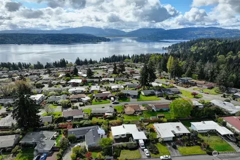 16833 NE 6th St, Bellevue, WA 98008