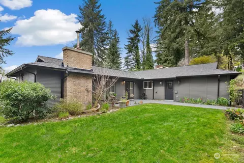 23014 SE 220th Pl, Maple Valley, WA 98038