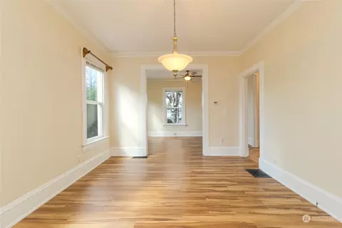 Living - 253 Marcus St, Walla Walla, WA 99362 photo 2 of 2