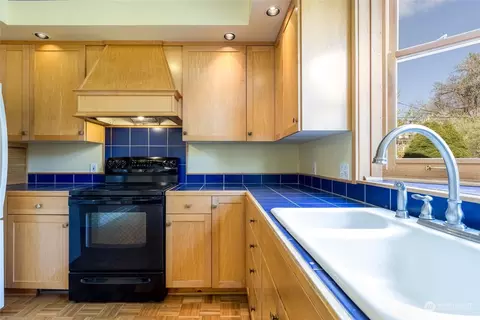 Kitchen - 253 Marcus St, Walla Walla, WA 99362 photo 1 of 2