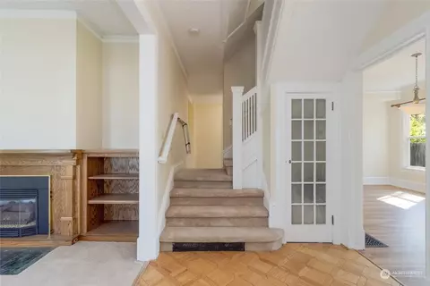 Entry Way - 253 Marcus St, Walla Walla, WA 99362 photo 2 of 8