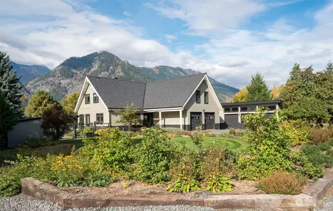 8950 E Leavenworth Rd, Leavenworth, WA 98826