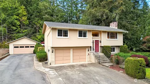 3340 NW Shadow Glen Blvd, Silverdale, WA 98383