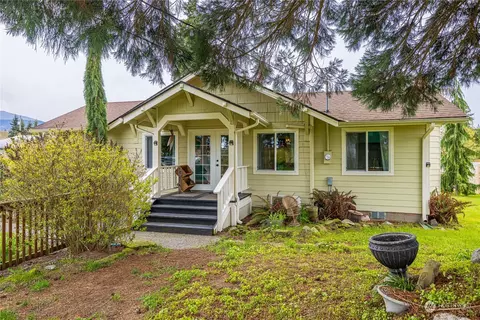 584 Mt Pleasant Rd, Port Angeles, WA 98362