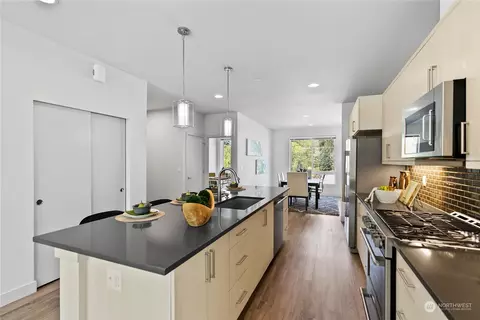 Kitchen - 17905 35th Ave SE #A1, Bothell, WA 98012 photo 5 of 6