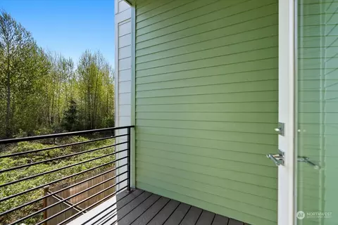 Exterior - 17905 35th Ave SE #A1, Bothell, WA 98012 photo 2 of 8