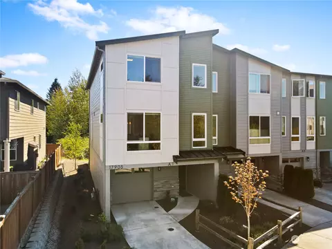 Exterior - 17905 35th Ave SE #A1, Bothell, WA 98012 photo 3 of 8