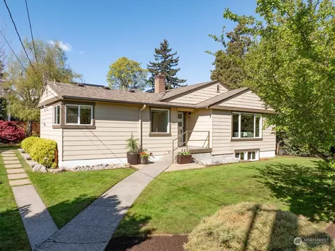 124 6th Ave, Kirkland, WA 98033