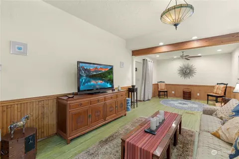 Living - 307 E Wapato Ave, Chelan, WA 98816 photo 2 of 3