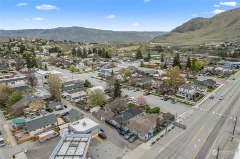 View/Area - 307 E Wapato Ave, Chelan, WA 98816 photo 5 of 5