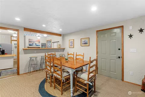 Dining - 307 E Wapato Ave, Chelan, WA 98816 photo 1 of 2