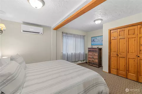 Bedroom - 307 E Wapato Ave, Chelan, WA 98816 photo 3 of 4