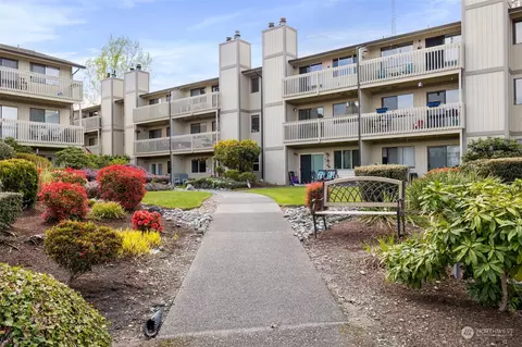 1735 Park Ave #B203, Bremerton, WA 98337