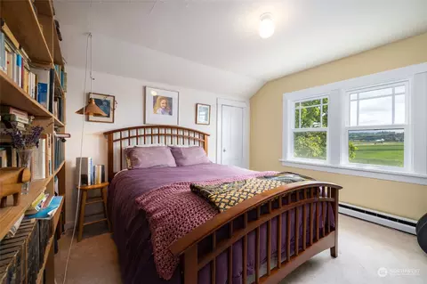 Bedroom - 16244 Field Rd, Bow, WA 98232 photo 4 of 4