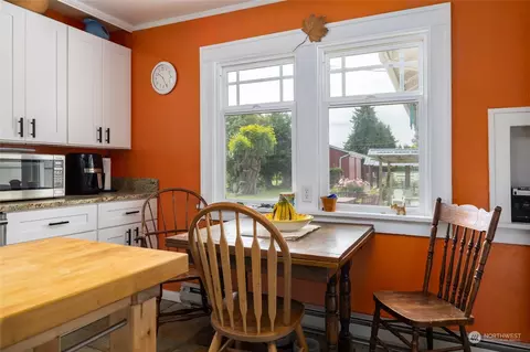 Dining - 16244 Field Rd, Bow, WA 98232 photo 3 of 4