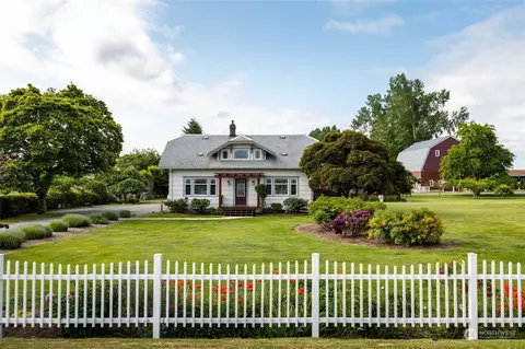 16244 Field Rd, Bow, WA 98232