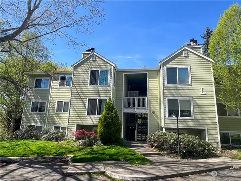 975 Aberdeen Ave NE #L102, Renton, WA 98056
