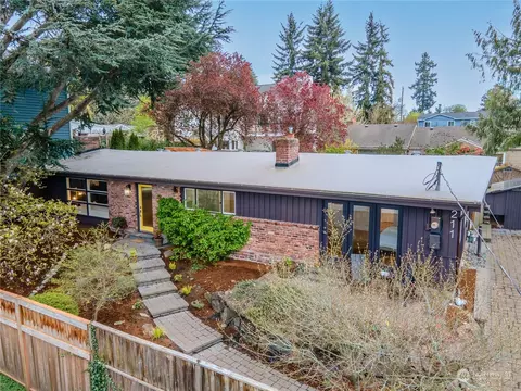 211 NE 94th St, Seattle, WA 98115