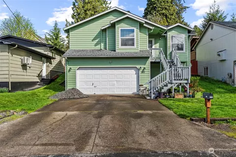 1307 Sunrise St, Kelso, WA 98626