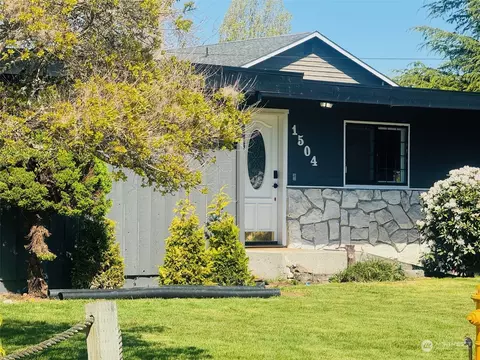1504 S 244 St, Des Moines, WA 98198