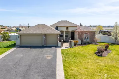 7849 Blue Jay Dr NE, Moses Lake, WA 98837