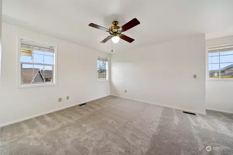 Bedroom - 444 Burger Pl, Enumclaw, WA 98022 photo 1 of 2