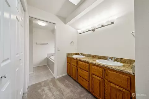 Bath - 444 Burger Pl, Enumclaw, WA 98022 photo 3 of 5